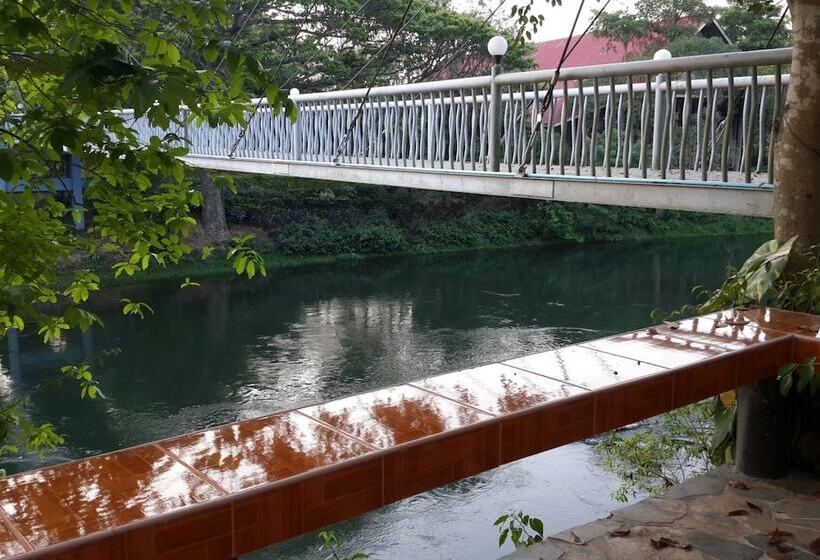 فندق Suanphet Riverview Resort