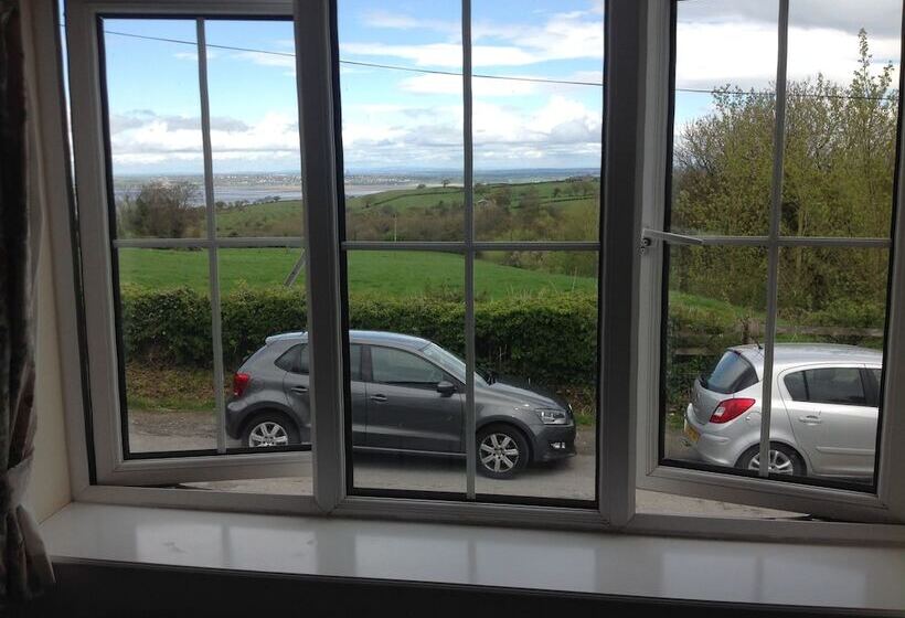 בית מלון כפרי The Glan Yr Afon Inn
