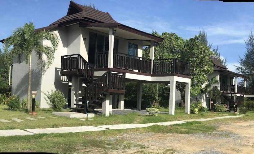 هتل The Hip Resort @ Khao Lak