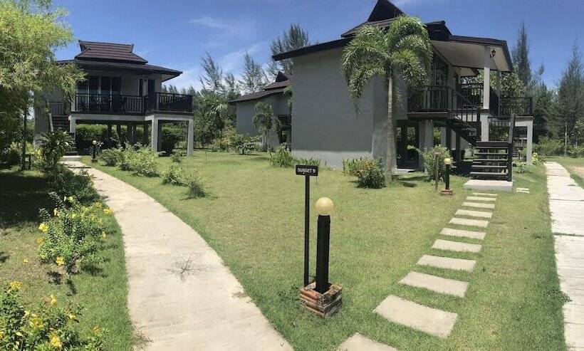 هتل The Hip Resort @ Khao Lak