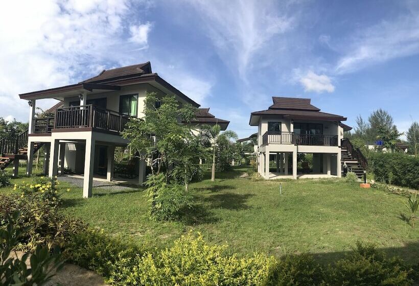 هتل The Hip Resort @ Khao Lak