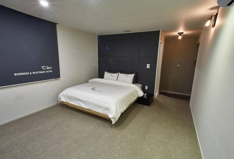 בית מלון כפרי The May