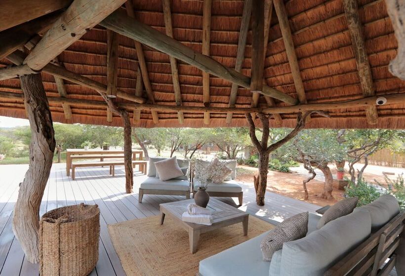 בית מלון כפרי Tshukudu Game Lodge
