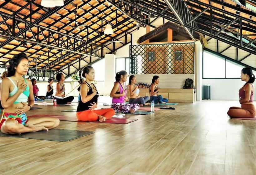 هتل Coco Retreat Phuket Resort & Spa