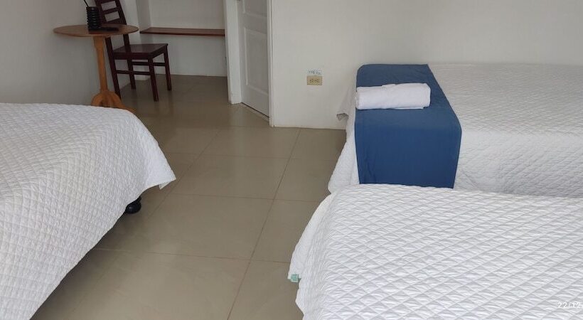 هتل Hospedaje Delfin Azul