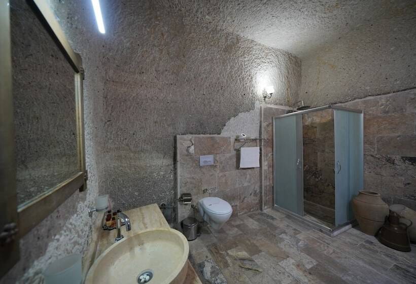 هتل Emit Cave