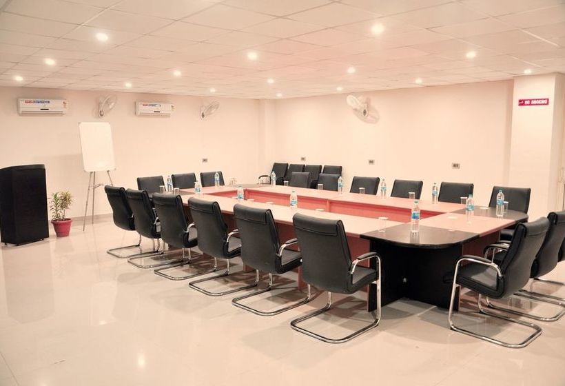 בית מלון כפרי Genx Sundaram Haldwani