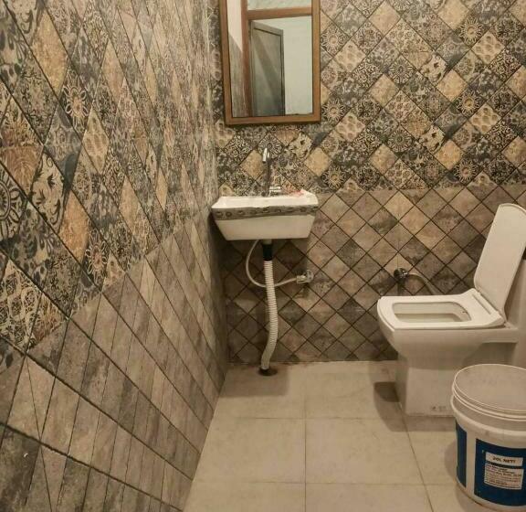 هتل Oyo 81039 Green Paradise Guest House