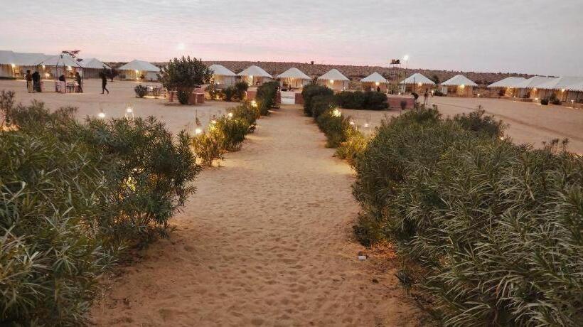 مبيت وإفطار Golden Rose Heritage Desert Safari Camp