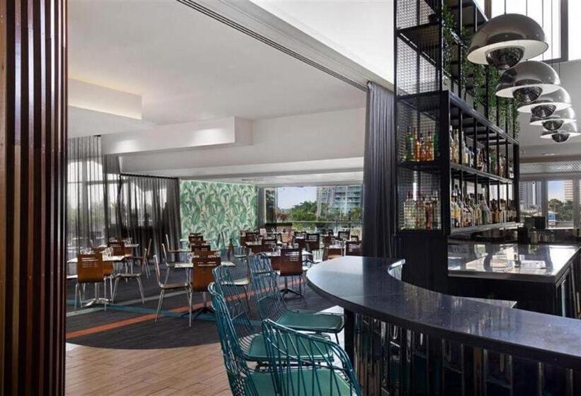 هتل Deluxe Twin Studio In Surfers Paradise   Coasthm