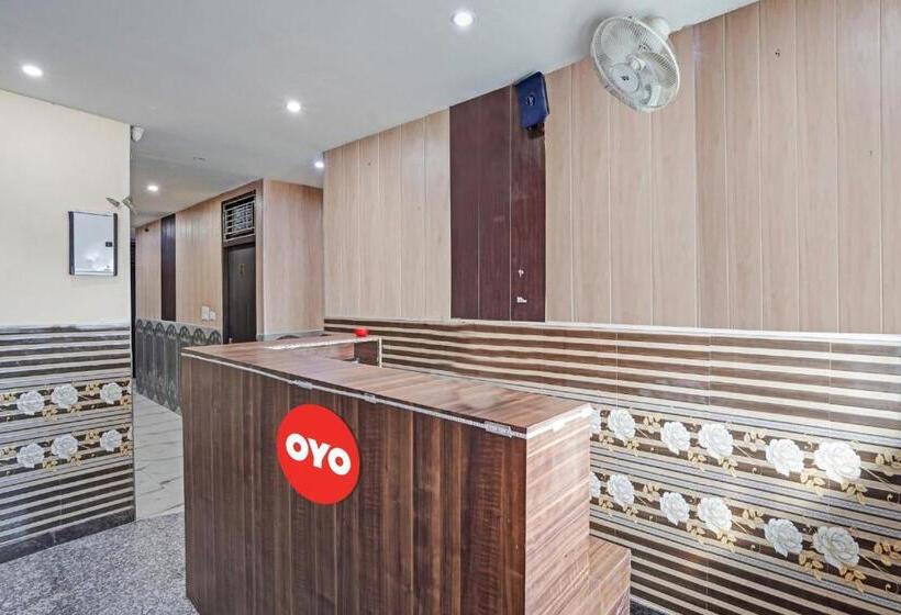 בית מלון כפרי Oyo Flagship 80914 S L Galxy