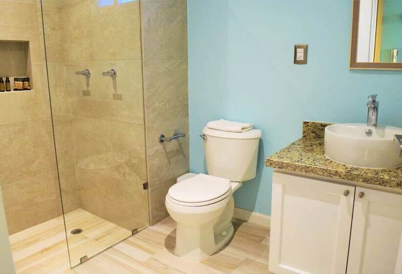 هتل Bartolome Oceanfront Suites