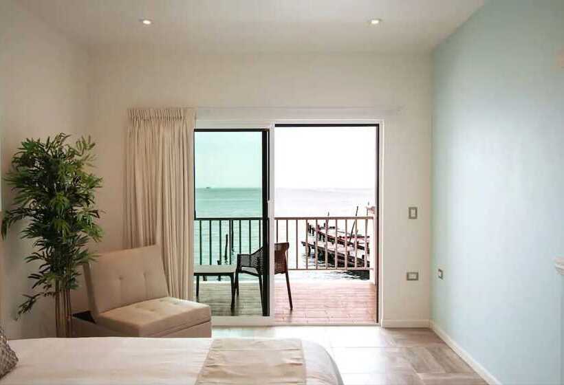 هتل Bartolome Oceanfront Suites