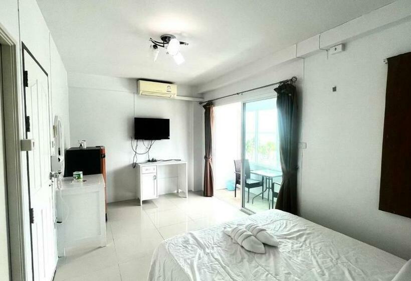 펜션 Ban Rim Lay Bangsaen Hotel