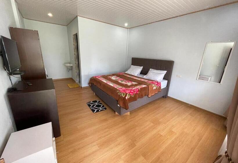 پانسیون Marroan Acc