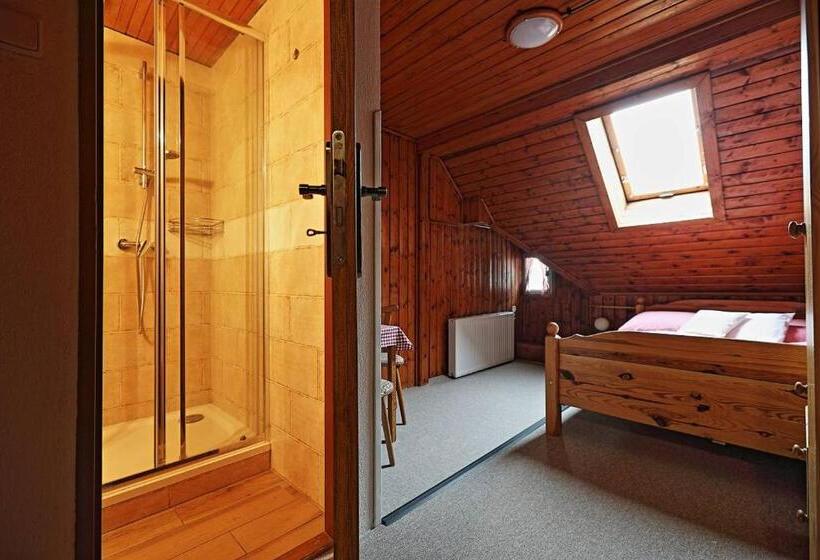 هاستل Penzion A Restaurace U Paseků