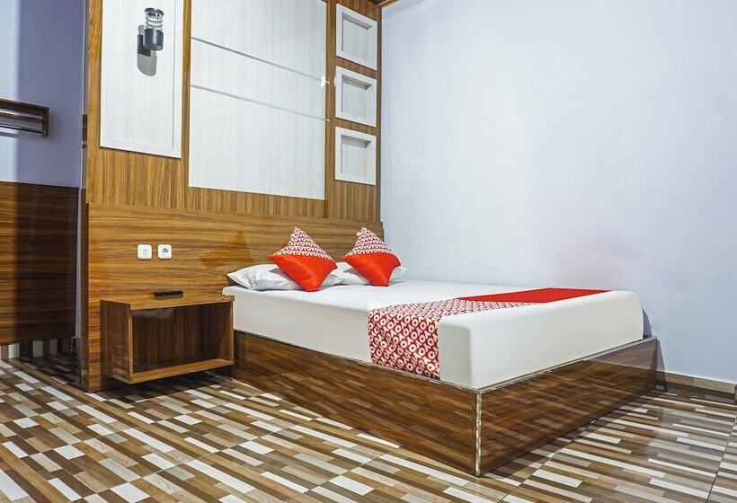 هتل Oyo 90925 Penginapan Dafandra Beach