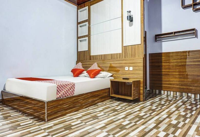 هتل Oyo 90925 Penginapan Dafandra Beach