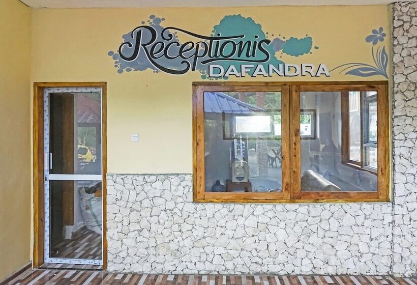 هتل Oyo 90925 Penginapan Dafandra Beach