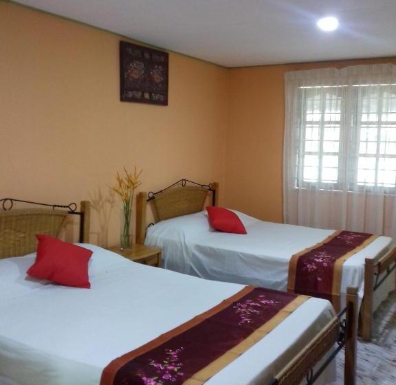 مُتل Mai Chenang Guesthouse