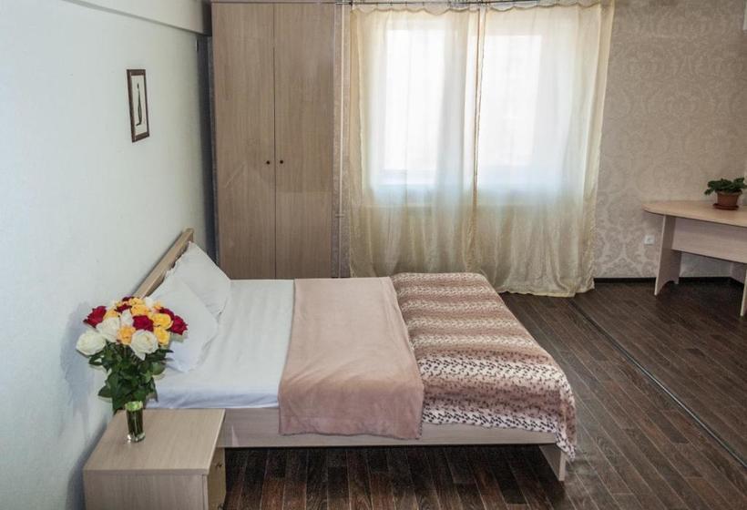 호텔 Irkutsk Hostel On Baykalskaya