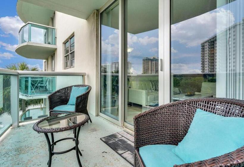 בית מלון כפרי Sunny Isles Ocean Reserve Condo Apartments