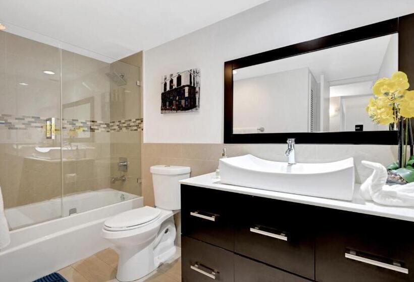 בית מלון כפרי Sunny Isles Ocean Reserve Condo Apartments