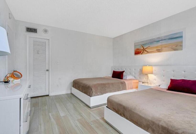 בית מלון כפרי Sunny Isles Ocean Reserve Condo Apartments