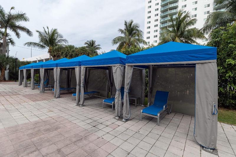 בית מלון כפרי Sunny Isles Ocean Reserve Condo Apartments