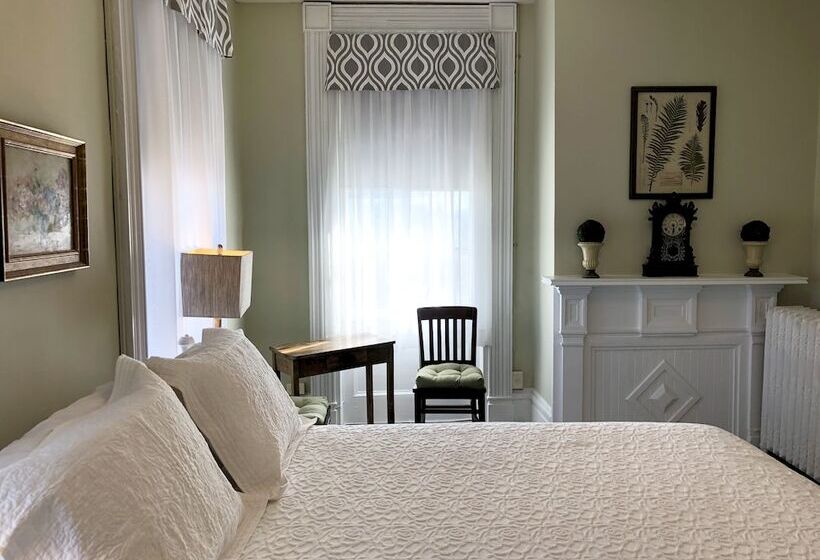 مبيت وإفطار Rogues  Harbor Inn