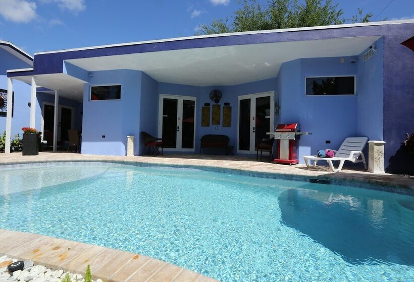 住宿加早餐  Fantasy Island Inn – Caters To Men