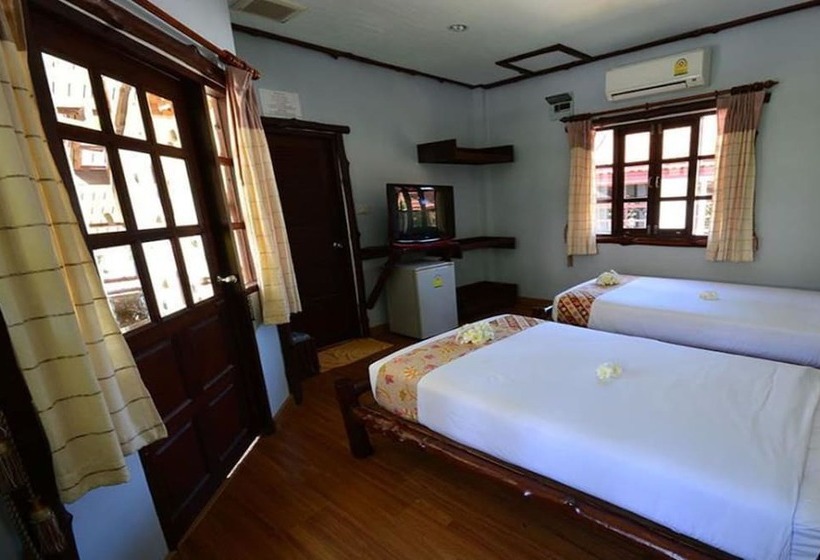هتل Alongkot Beach Resort Khanom