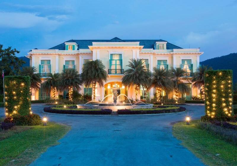 Chateau De Khaoyai Hotel & Resort