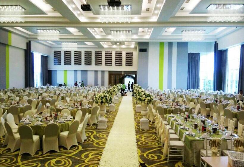 Maxonehotels.com Resort Makassar