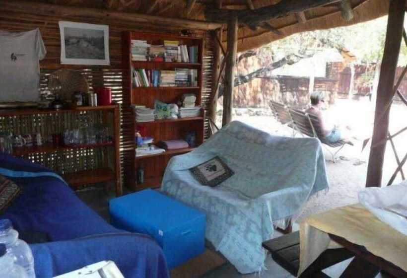 فندق Off Beat Safaris Bush Lodge