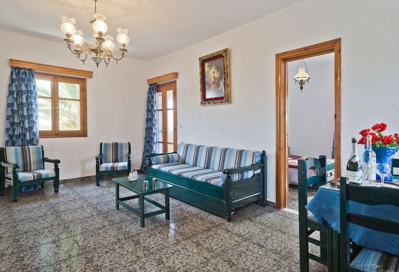 Montemar Studios & Apartments