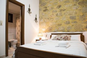 Agarathos Traditional Rooms With Pool