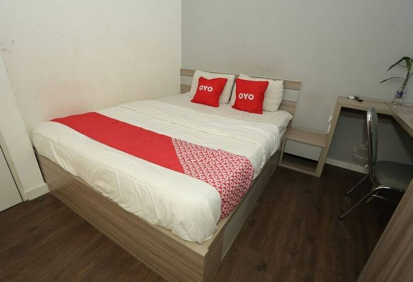 هتل Oyo 92318 Elis Rooms