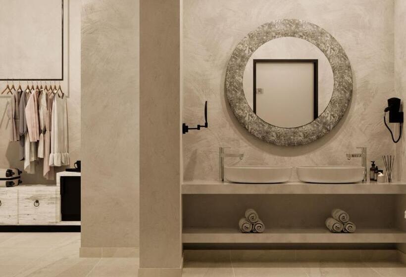 בית מלון כפרי Delfini Beach