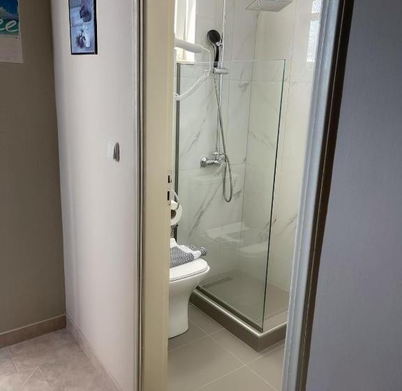 בית מלון כפרי Delfini Beach