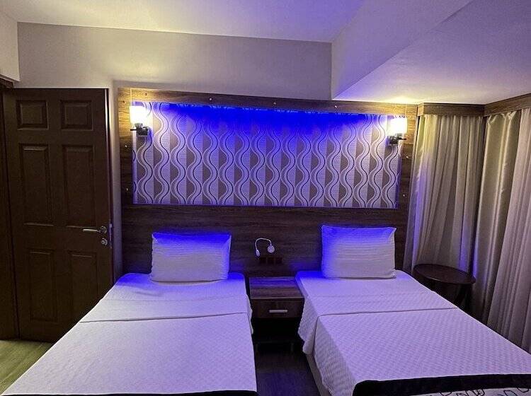 هتل Dolphin Apart &