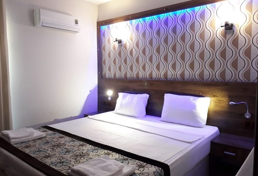 هتل Dolphin Apart &