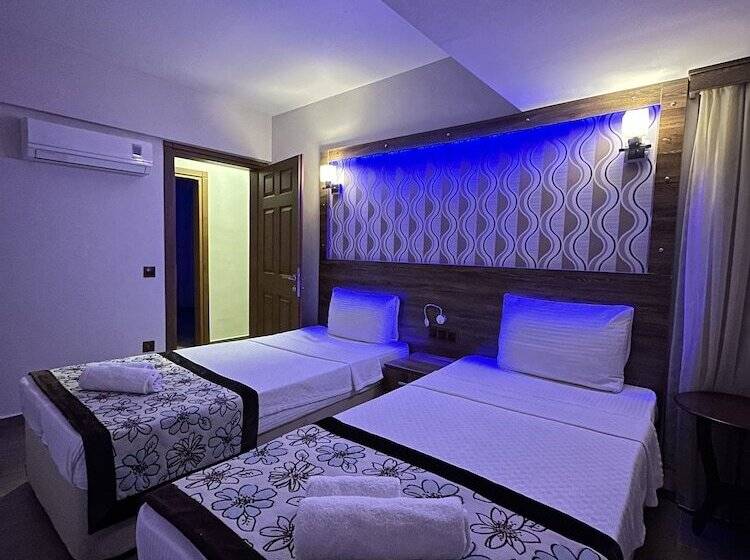 هتل Dolphin Apart &