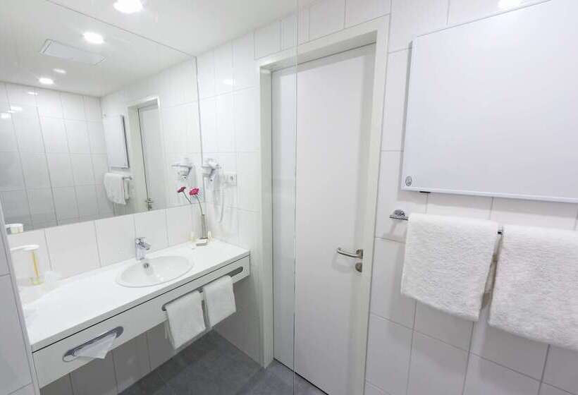 هتل Four Points Flex by Sheraton Essen