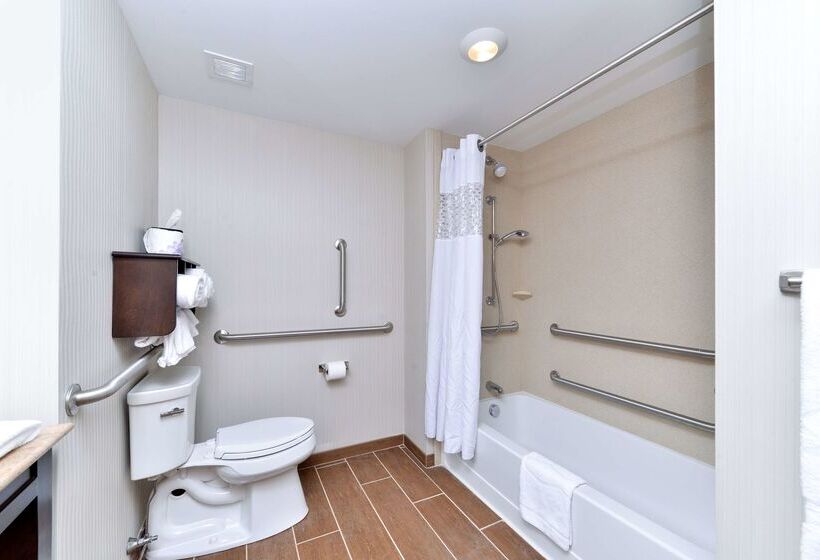 ホテル Hampton Inn & Suites California Universitypittsburgh