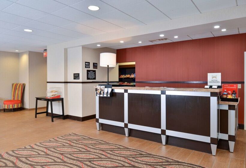 ホテル Hampton Inn & Suites California Universitypittsburgh