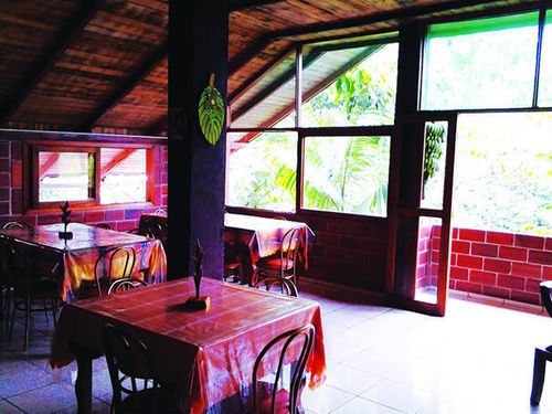 هتل Hostería Las Heliconias