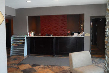 هتل Redvers Western Star Inn & Suites