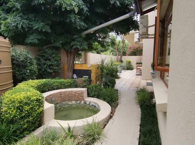 ペンション Rene S Guest House