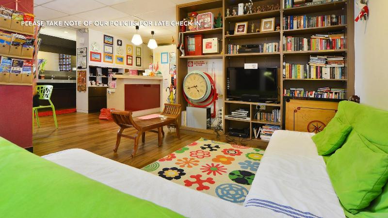 هاستل River City Inn
